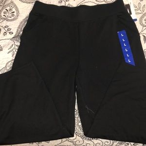 Black leggings with pockets and wide leg